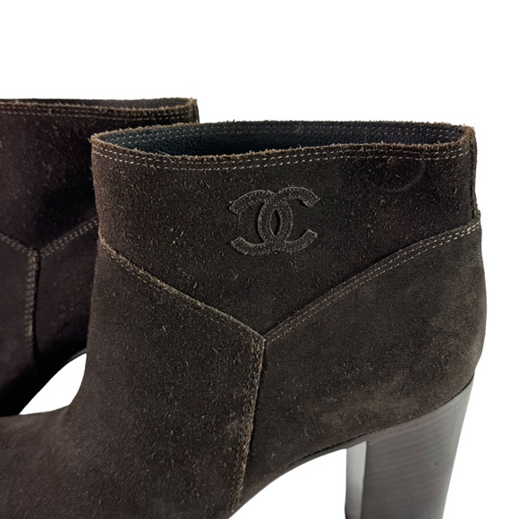 CHANEL Brown Suede CC Ankle Women's Booties Made in Italy Marked as 41 - 11US - Picture 6 of 11